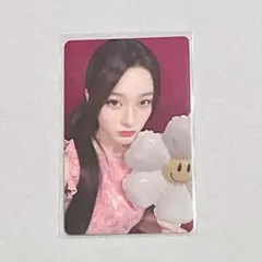 イロハ　ILLIT bomb 中華 一直娯 yzy yizhiyu トレカ