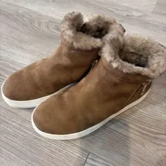 ブラウンファー付きムートンブーツ