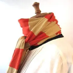 美品　ボタン付　カーディガンのようにも羽織れる　ボーダーストール