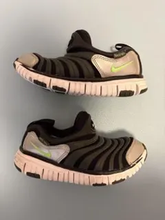 ナイキ NIKE ダイナモフリー 18のサムネイル