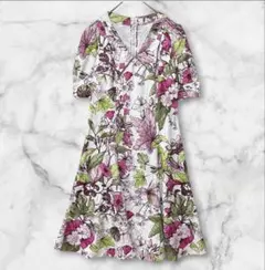 上品なボタニカル花柄 膝丈フレアワンピース ピンク【Ｍ】 ストレッチ素材