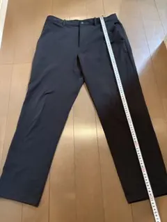 T*a様 UNIQLO 黒 スラックス