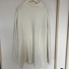 GU gu パフィータッチオーバーサイズハイネックセーター