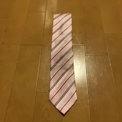 新品【Les Mues（レ・ミュー）】ネクタイ　ピンク系