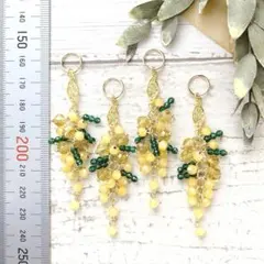 ミモザ✳︎たっぷりフリンジデザイン＊オリジナルチャーム　2ペア4個　no.436