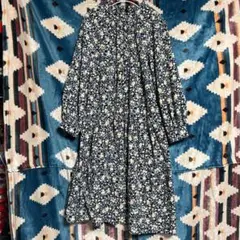 【美品】花柄ネイビー長袖フレアワンピース