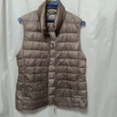 ユニクロウルトラライトダウンベストインナーブラウンお値下げ最終今月中で削除します