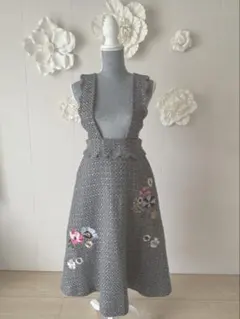 chesty花柄刺繍グレーツィード スカラップサスペンダースカート