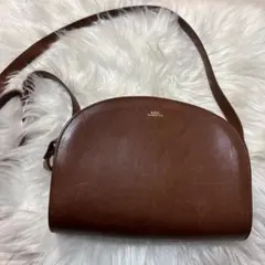 APC ハーフムーンバック