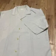 GU ライトグレー 半袖　シャツ 前面ボタン式