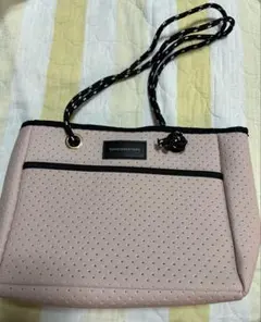 Item thumbnail for item c2067628-079b-4e8d-a083-7f9c73c0c092