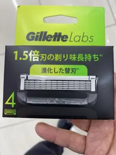ジレット ラボ 角質除去バー搭載 5枚刃 替刃 4個入 【開封して発送】のサムネイル