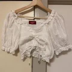 Day23 白色荷葉邊上衣