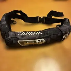 Daiwa ライフジャケット ウエストタイプ 膨張式　DF-2207 美品のサムネイル