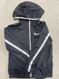 Nike ウィンドブレーカー XS 黒　130センチ位