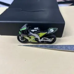 Kawasaki バイクモデル ナンバー5のサムネイル