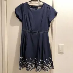 ワンピース　ロディスポット　ネイビー　ワンピース　刺繍柄