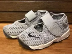 NIKE リトルリフト 13cm グレー キッズ サンダル 箱なし