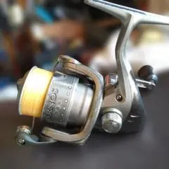 SHIMANO AERNOS 2000 スピニングリールのサムネイル