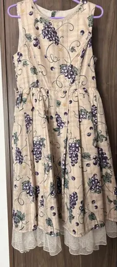 ブドウ柄ジャンパースカート