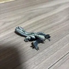 モンスターハンター モンスター図鑑　ジンオウガ亜種　フィギュア