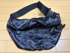 adidas ブラック ボディバッグ