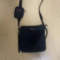 GUESS ショルダーバッグ ポーチ付き