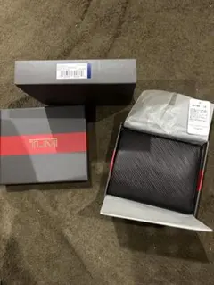 TUMI ブラック ジッパー式パスポートケース0197129DGM - メルカリ