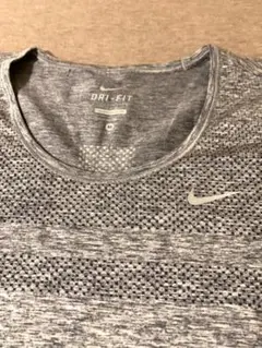 DRI FIT NIKE トレーニング　Tシャツ