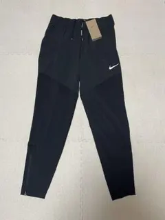 新品タグ付き　ナイキ　ウィメンズ ランニングパンツ　DH6980-010ブラック