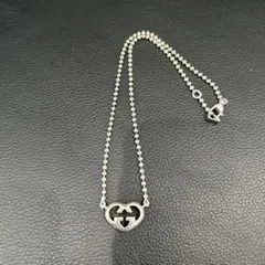 GUCCI ハート型シルバーネックレス