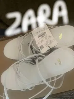 White long strap heels 靴は24サイズの方にお勧めします。