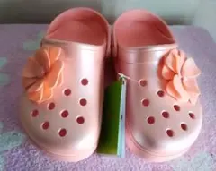 クロックス　クラシック　ヴィヴィッド ブルームズ クロッグ　メロン　新品タグ付き