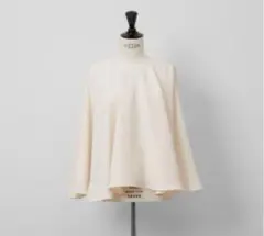 heve カットオフショルダーブラウス バニラ 新品タグあり HEVEカットオフショルダーブラウス バニラ - メルカリ