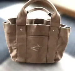 Item thumbnail for item 0afcdea1-32dd-4582-b5b4-e8a4e1d542d9