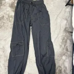 ブラックカーゴパンツ ドローストリング付き