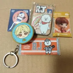 BT21 RJ ジン 缶バッジ キーホルダー