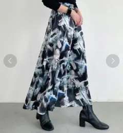 PAGEBOY　キャンパスアートフレアスカート　ブラックのサムネイル