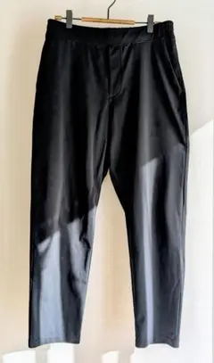 ユニクロ ウルトラストレッチアクティブテーパードパンツ 黒メンズM