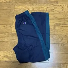 Champion 長ズボン　シャカシャカ　冬　チャンピオン　ナイロンズボン