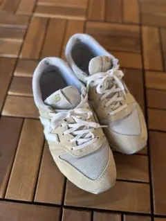 ニューバランス　スニーカー