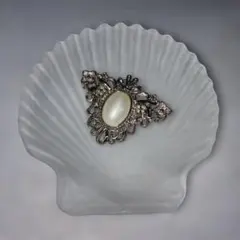 【美品】エレガントなヴィンテージ風ブローチ