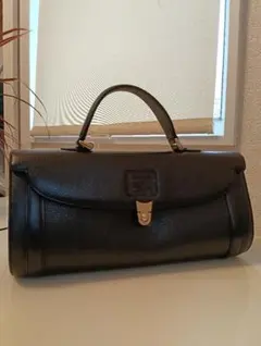 BURBERRY バーバリー　ハンドバッグ　ミニボストン　レザー型押し　ブラック