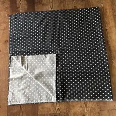 グレーと白水玉模様の混毛生地 約1.1ｍ×1.1ｍ