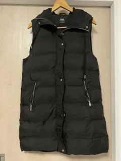 【ZARA】ブラック ダウンベスト フード付き