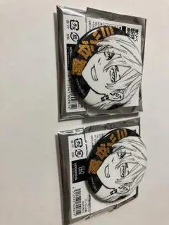 東京リベンジャーズ マイキーマート 新体験展 グリッター缶バッジ 三ツ谷 2点