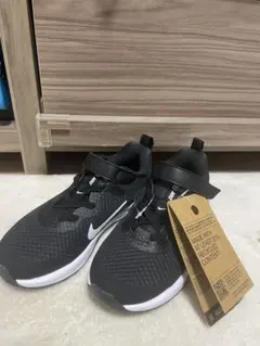 値下げ中！！【新品未使用】Nike ブラック スニーカー キッズ　17cm