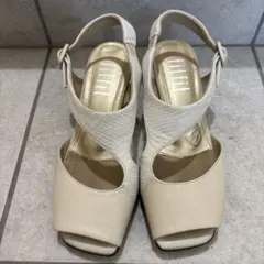 fitfit サンダル　ベージュ&オフホワイト