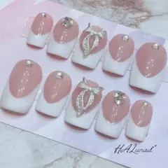 リボンパーツ付き白フレンチネイル