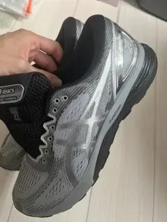 ASICS GEL-NIMBUS 21 PLUTINUMスニーカーのサムネイル
